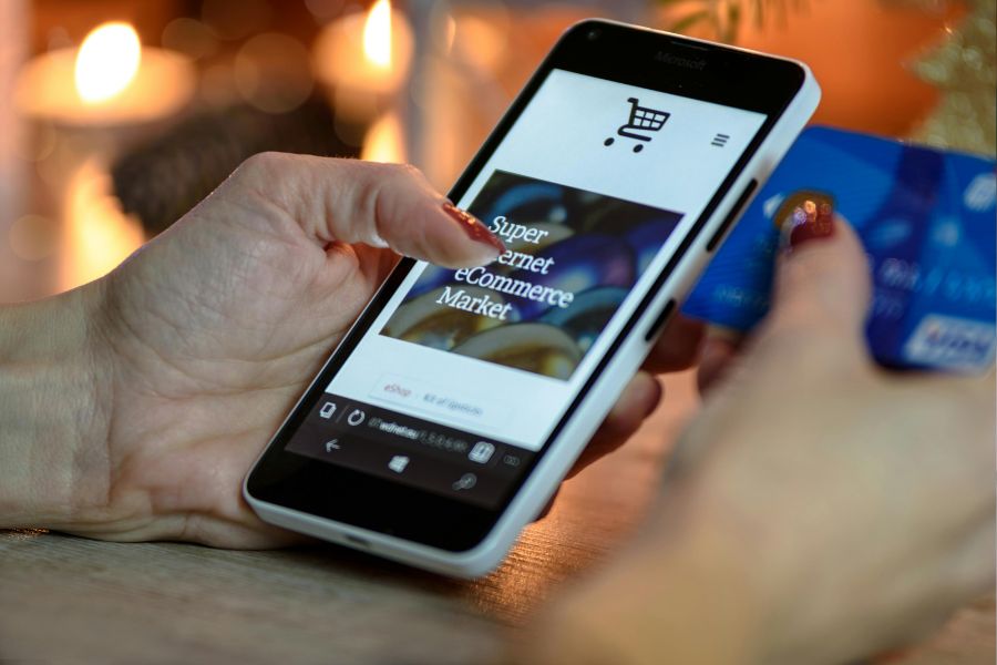 Posicionamento digital estratégico para pequenas empresárias em 2025